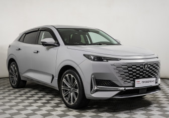 Подержанный автомобиль Changan UNI-K 2023 года (3 фото)