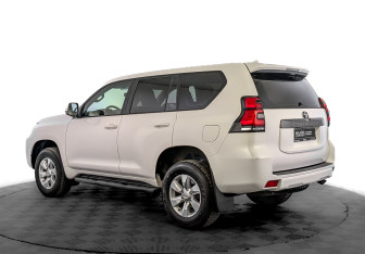 Подержанный автомобиль Toyota Land Cruiser Prado 2021 года (7 фото)