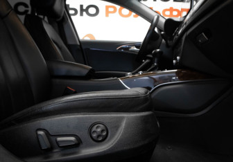 Подержанный автомобиль Audi A6 Sedan 2013 года (30 фото)