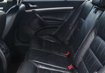 Подержанный автомобиль Skoda Octavia Liftback 2008 года (10 фото)