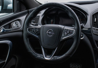 Подержанный автомобиль Opel Insignia Sedan 2014 года (15 фото)