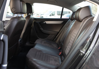 Подержанный автомобиль Volkswagen Passat Sedan 2011 года (8 фото)