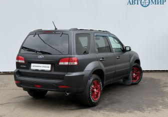 Подержанный автомобиль Ford Escape 2009 года (5 фото)