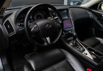 Подержанный автомобиль Infiniti Q50 2014 года (13 фото)