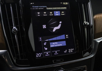 Подержанный автомобиль Volvo S90 2019 года (23 фото)