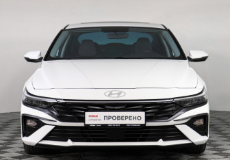 Подержанный автомобиль Hyundai Elantra Sedan 2023 года (2 фото)
