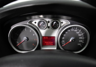 Подержанный автомобиль Ford Focus Hatchback 2009 года (12 фото)