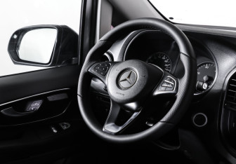Подержанный автомобиль Mercedes-Benz Vito 2016 года (16 фото)