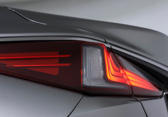 Подержанный автомобиль Lexus ES 2020 года (21 фото)