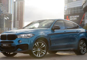 Подержанный автомобиль BMW X6 2018 года (28 фото)