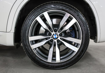 Подержанный автомобиль BMW X6 M 2012 года (38 фото)