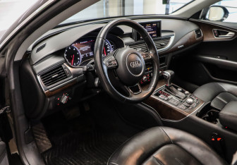 Подержанный автомобиль Audi A7 2013 года (6 фото)