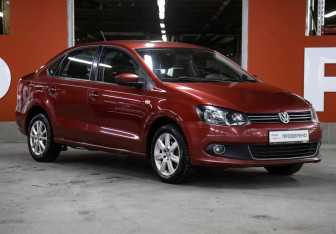 Подержанный автомобиль Volkswagen Polo Sedan 2013 года (3 фото)