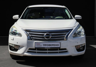 Подержанный автомобиль Nissan Teana 2014 года (2 фото)