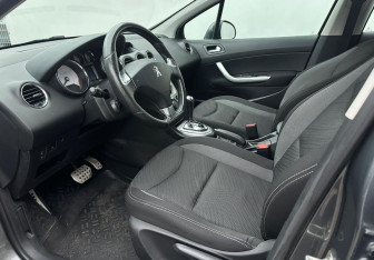 Подержанный автомобиль Peugeot 408 2014 года (9 фото)