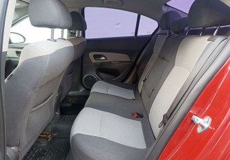 Подержанный автомобиль Chevrolet Cruze Sedan 2010 года (11 фото)