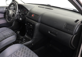 Подержанный автомобиль Skoda Octavia Liftback 2008 года (10 фото)