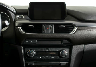 Подержанный автомобиль Mazda 6 Sedan 2015 года (14 фото)