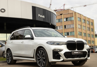 Подержанный автомобиль BMW X7 2020 года (2 фото)