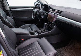 Подержанный автомобиль Skoda Superb Liftback 2019 года (9 фото)
