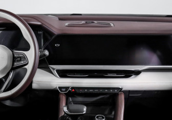 Подержанный автомобиль Geely Monjaro 2022 года (13 фото)