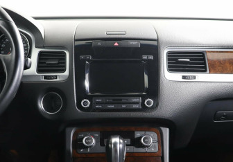 Подержанный автомобиль Volkswagen Touareg 2013 года (8 фото)