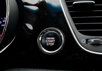 Подержанный автомобиль Kia Carnival 2019 года (18 фото)