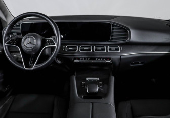 Подержанный автомобиль Mercedes-Benz GLE 2024 года (12 фото)