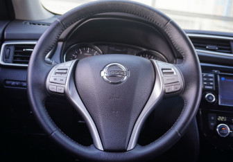 Подержанный автомобиль Nissan X-Trail 2018 года (14 фото)