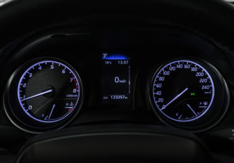 Подержанный автомобиль Toyota Camry Sedan 2021 года (14 фото)