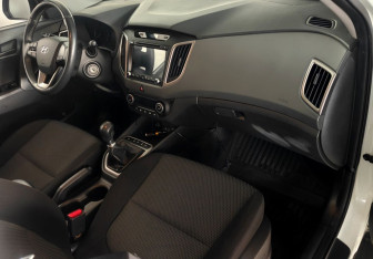 Подержанный автомобиль Hyundai Creta 2018 года (11 фото)