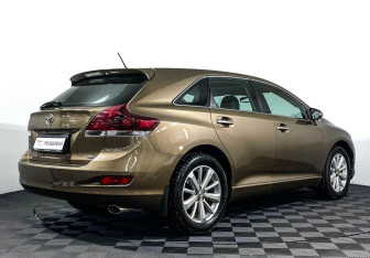 Подержанный автомобиль Toyota Venza 2013 года (5 фото)