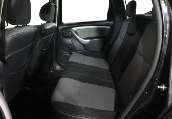 Подержанный автомобиль Renault Duster 2012 года (9 фото)