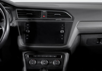 Подержанный автомобиль Volkswagen Tiguan 2018 года (13 фото)