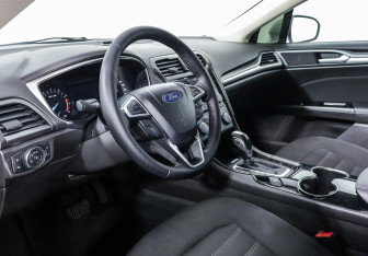 Подержанный автомобиль Ford Mondeo Sedan 2015 года (9 фото)