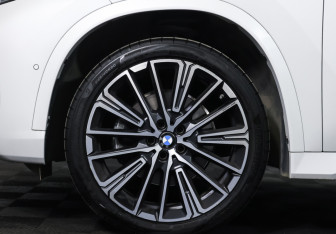 Подержанный автомобиль BMW X1 2025 года (29 фото)