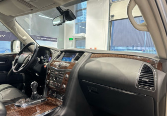 Подержанный автомобиль Nissan Patrol 2013 года (11 фото)