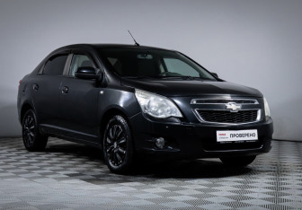 Подержанный автомобиль Chevrolet Cobalt Sedan 2013 года (3 фото)