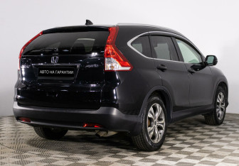 Подержанный автомобиль Honda CR-V 2013 года (3 фото)