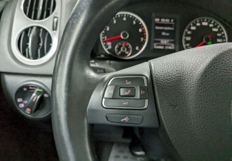 Подержанный автомобиль Volkswagen Tiguan 2010 года (26 фото)
