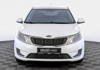 Подержанный автомобиль Kia Rio Hatchback 2014 года (2 фото)
