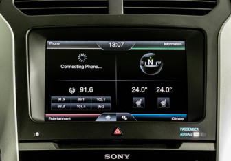 Подержанный автомобиль Ford Explorer 2012 года (15 фото)