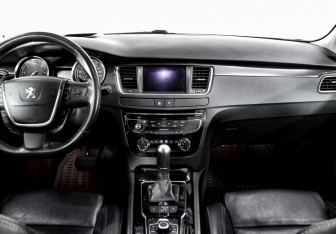 Подержанный автомобиль Peugeot 508 Sedan 2012 года (15 фото)