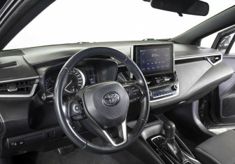 Подержанный автомобиль Toyota Corolla Sedan 2020 года (9 фото)