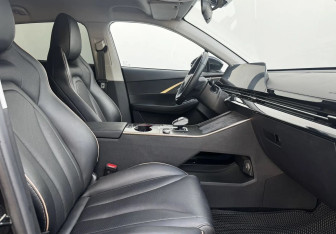 Подержанный автомобиль Omoda C5 2023 года (10 фото)