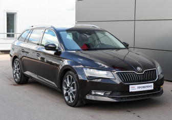 Подержанный автомобиль Skoda Superb Wagon 2016 года (3 фото)