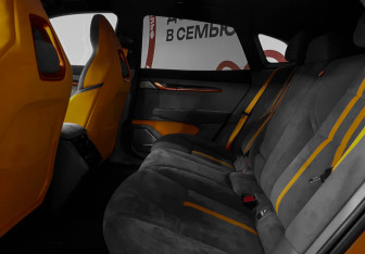 Подержанный автомобиль Zeekr 001 2023 года (10 фото)