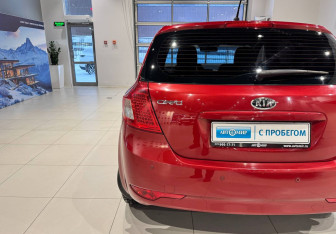 Подержанный автомобиль Kia Ceed Hatchback 2011 года (9 фото)