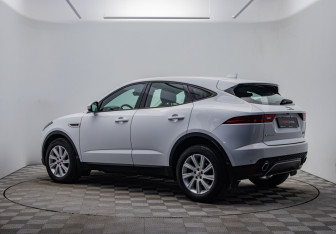 Подержанный автомобиль Jaguar E-Pace 2018 года (7 фото)