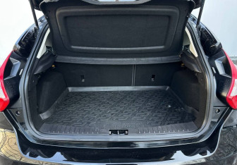 Подержанный автомобиль Ford Focus Hatchback 2013 года (15 фото)